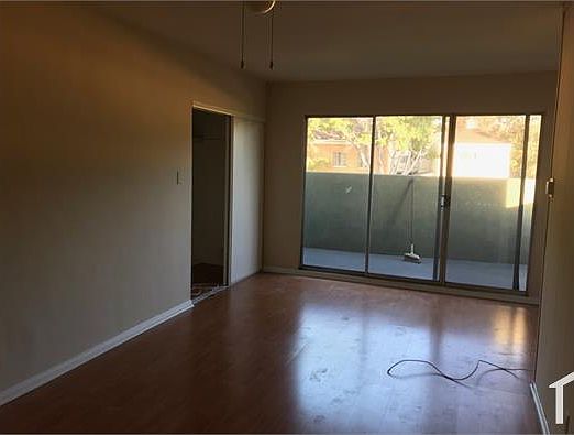 3rd image of 473 S Fairfax Ave #473-1-2