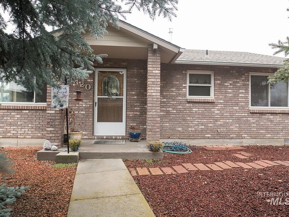1st image of 1420 Loraine Cir