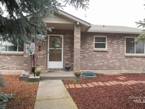 1420 Loraine Cir, Emmett, ID 83617