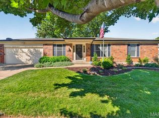 4590 Grandcastle Dr, Saint Louis, MO 63128