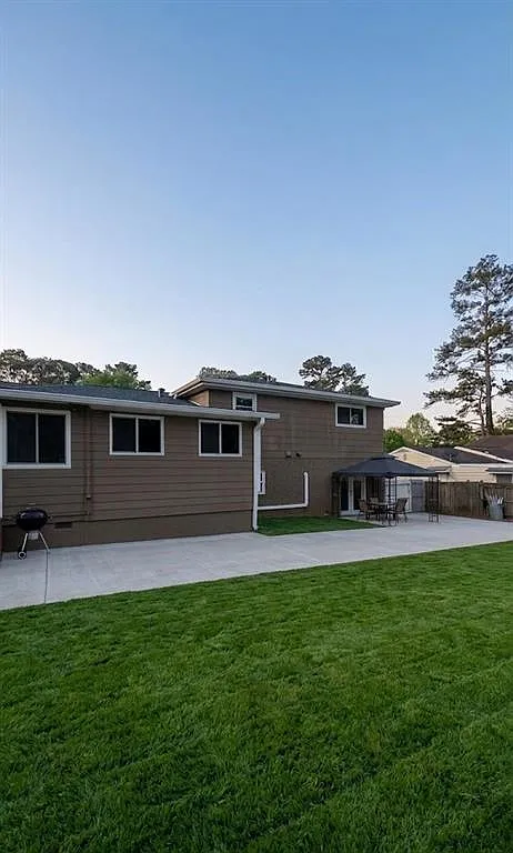 1 bed, 1.0 bath, 2555 sqft, $1,500 — Photo 1