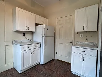 1 bed, 1100 sqft, $2,400 — Photo 2