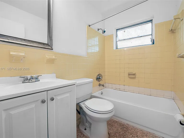 2661 SW 11th St #8 — Photo 8