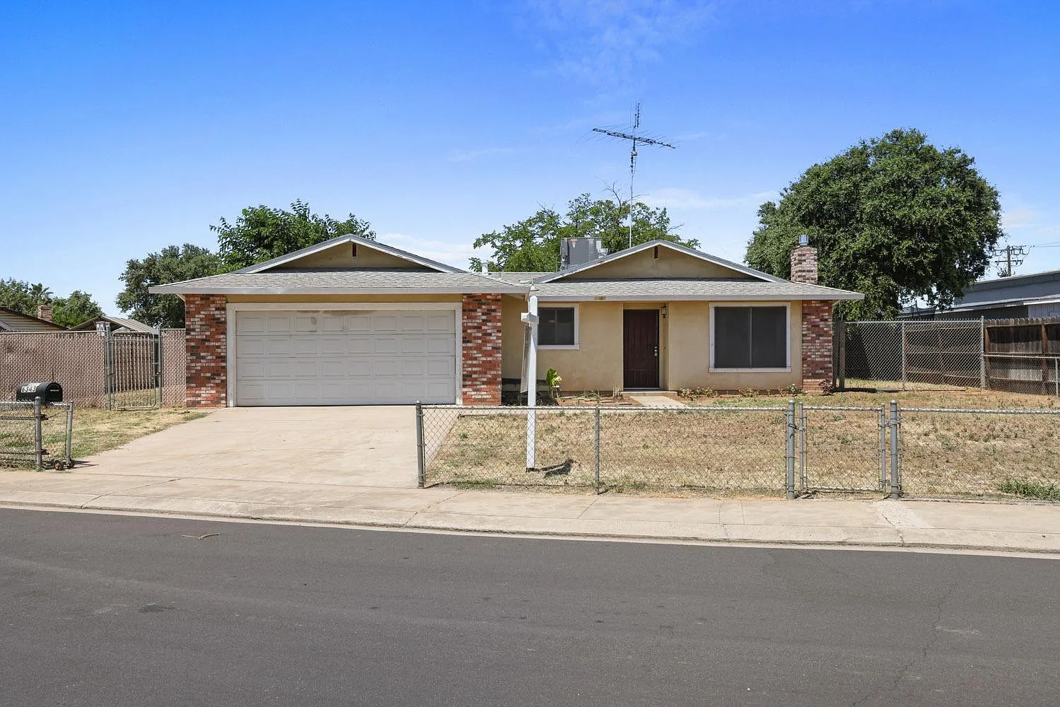 6343 Tina Ln photo 1