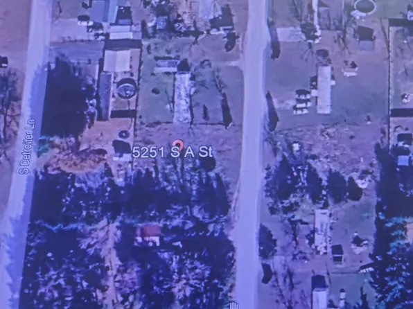 5251 S A St, North Judson, IN 46366