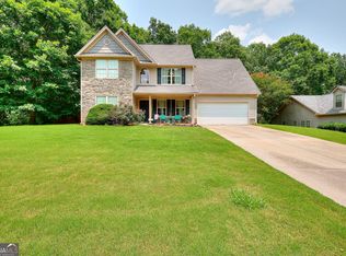 2314 Robin Dr, Loganville, GA 30052