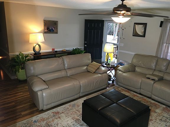 3rd image of 304 Hickory Dr