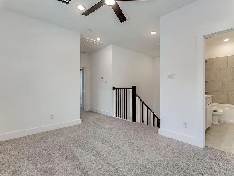 7613 Reis Ln — Photo 10