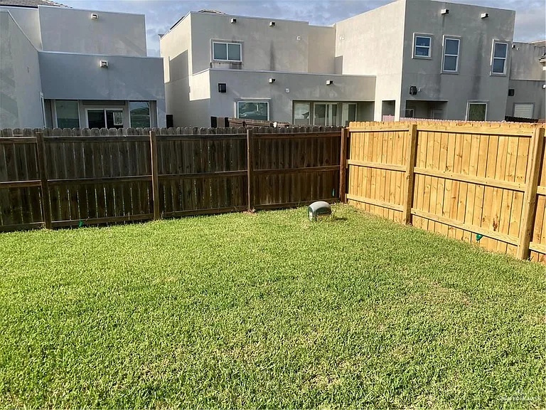 2225 Dorado Dr — Photo 4