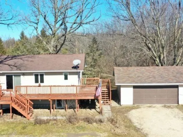 1198 120th St, Plainfield, IA 50666