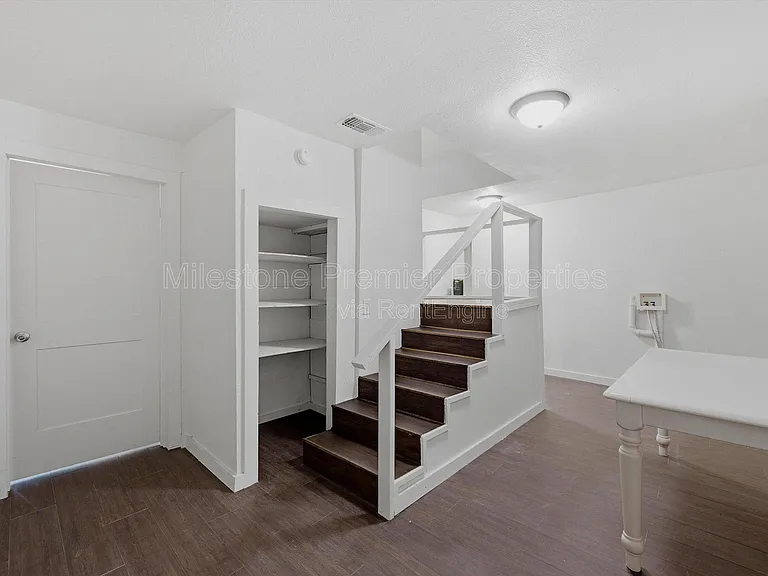 1008 W Morgan St — Photo 16