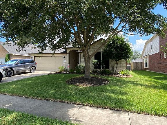 2nd image of 1713 Foxglove Dr