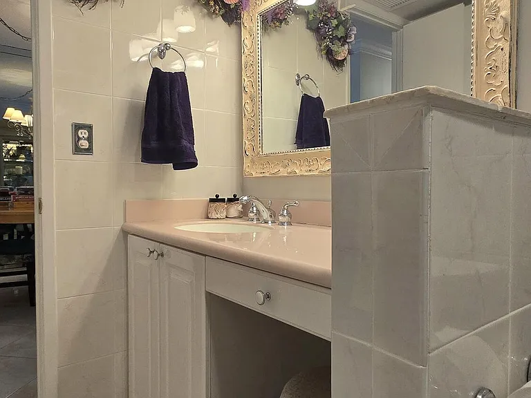 1161 Hillsboro Mile #107 — Photo 36