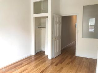 543 47th Ave APT 3, Long Island City, NY 11101