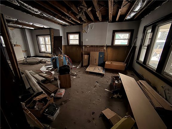 2nd image of 322 N Fairmount St