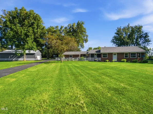 8212 Eagleville Rd, Bloomdale, OH 44817