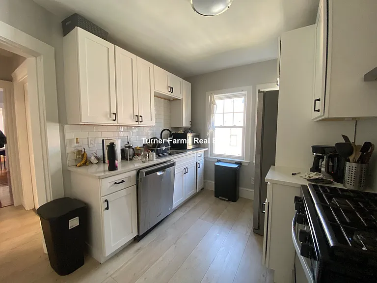 256 Main St — Photo 14