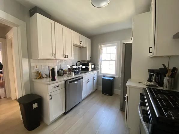 256 Main St #2F, Medford, MA 02155