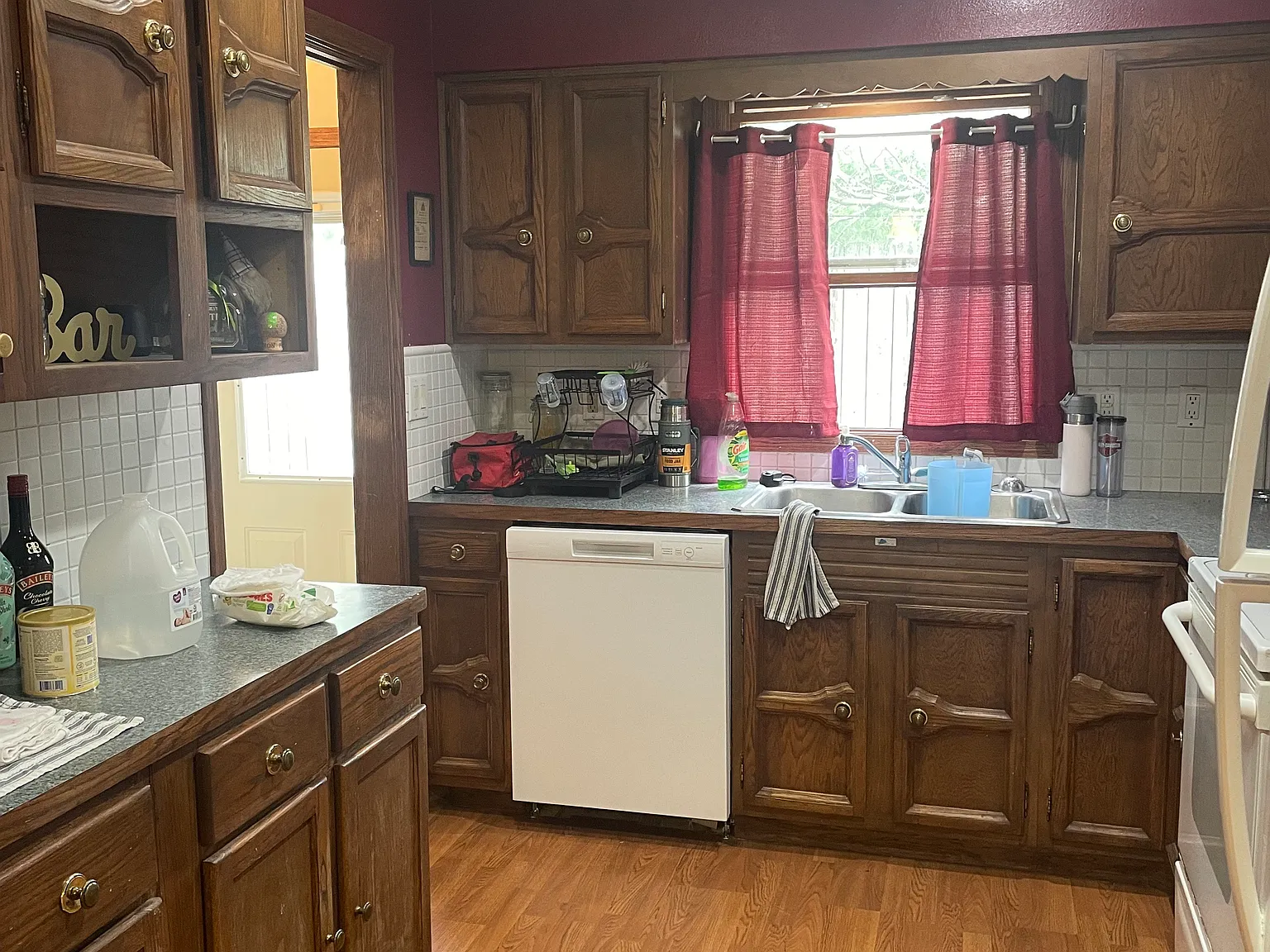 3 bed, 1000 sqft, $1,250 — Photo 3