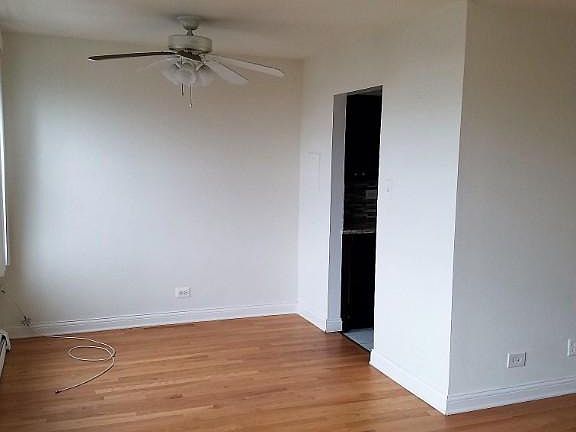 4th image of 3702 N Pine Grove Ave #3720-510