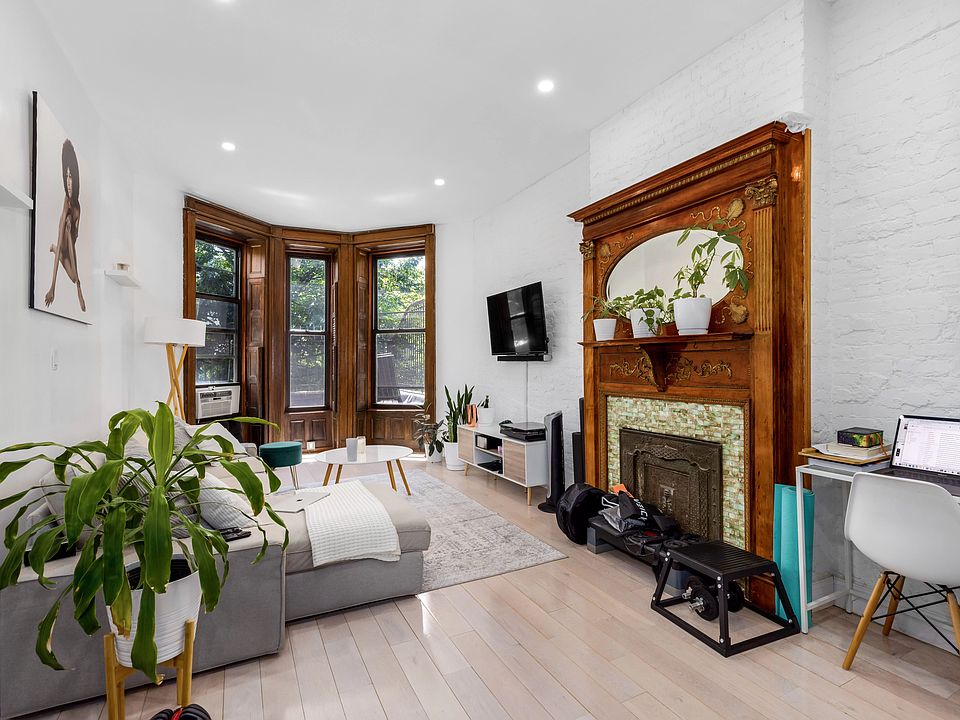 1st image of 863 Sterling Pl
