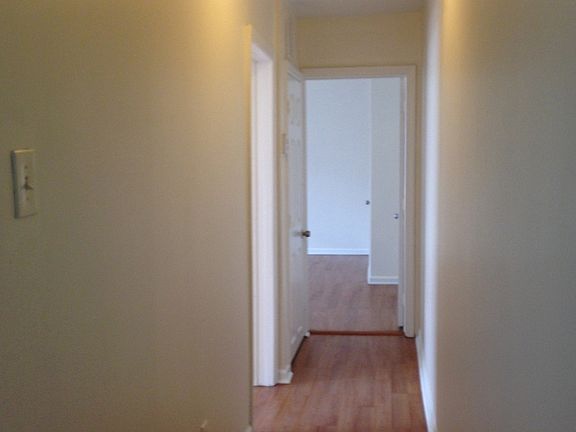 4th image of 226 2nd St APT 2