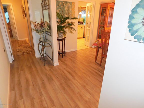 4th image of 168 Buckingham Drive N