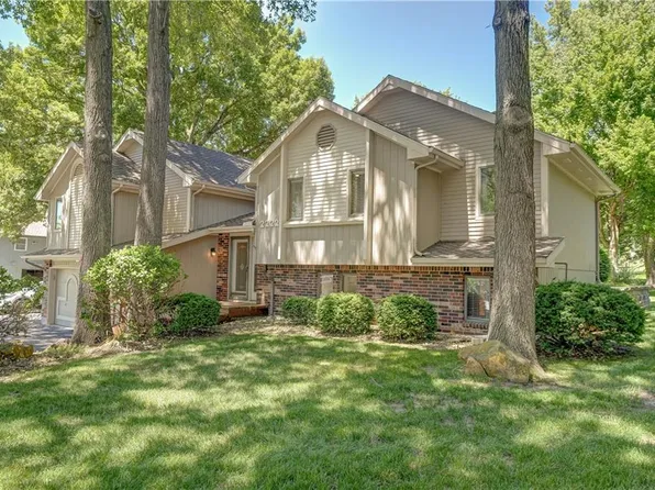 2222 NE 73rd St, Gladstone, MO 64118