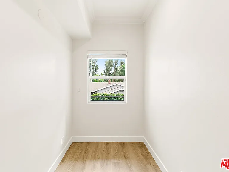 23114 Mariano St — Photo 46