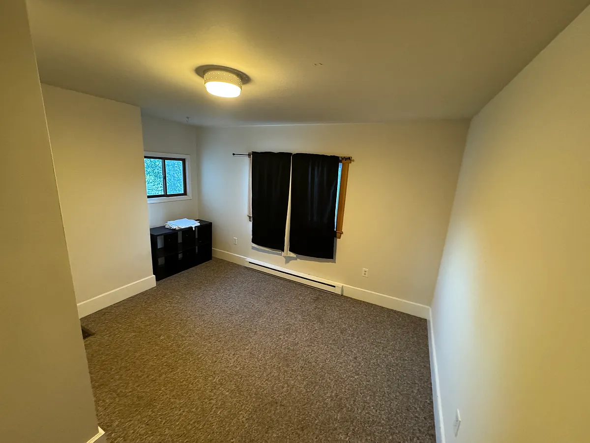 Building Photo - 13 Clinton St #2F