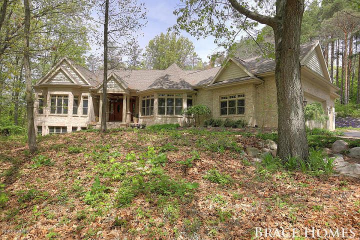 1st image of 7235 Blakely Dr NE