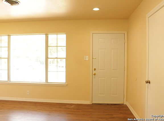 4th image of 4934 Bernadine Dr