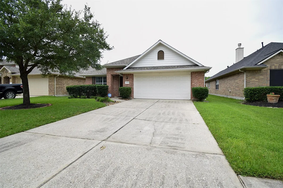 Building Photo - 21315 Pepperberry Trl