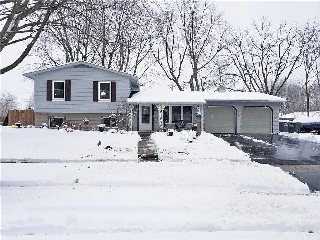 706 Twyckingham Ln photo 1