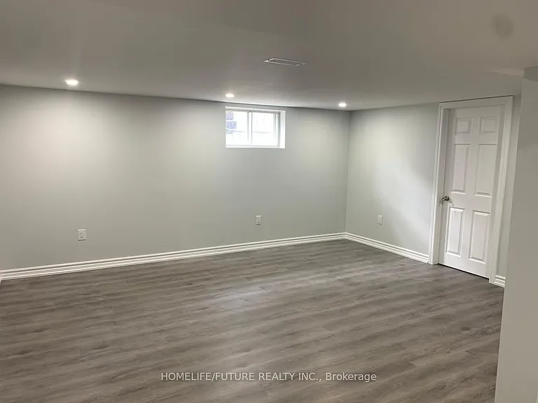316 Walmer Rd — Photo 25