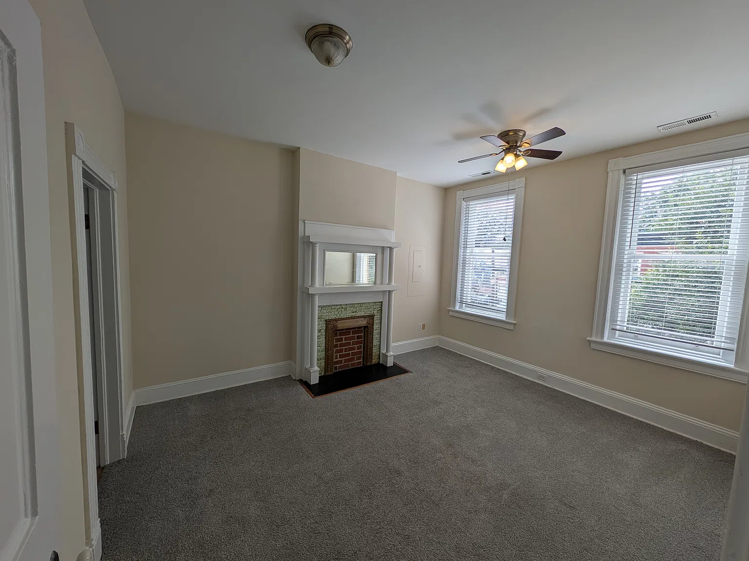 2 bed, 1200 sqft, $1,800 — Photo 3
