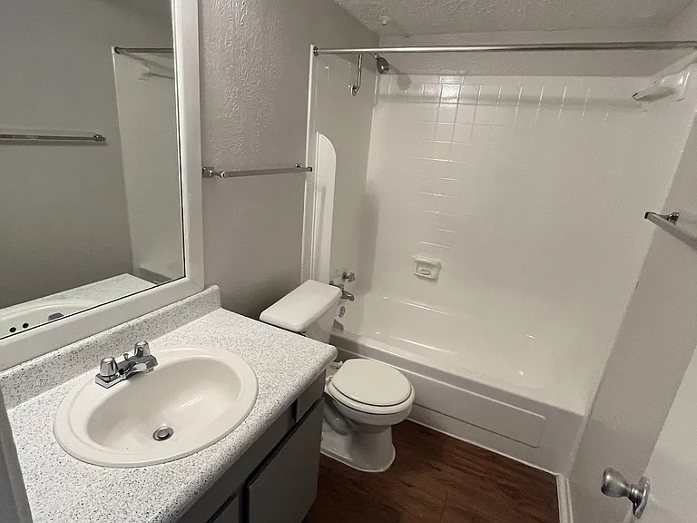 Juniper Springs Apartments — Photo 117