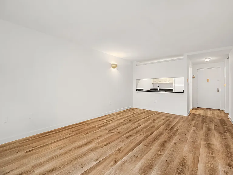 280 Rector Pl #7M — Photo 3