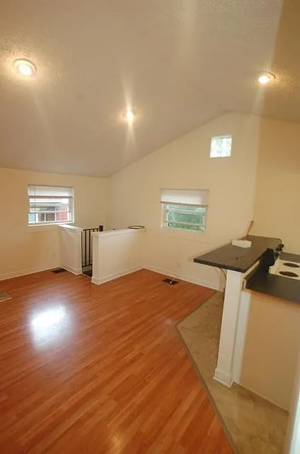36 E Maynard Ave #REAR
