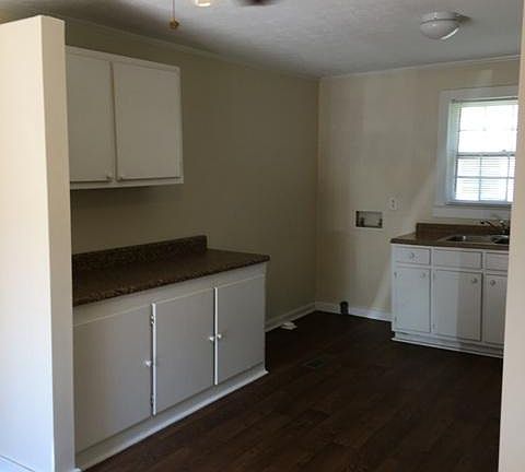 Kitchen Washer/Dryer hook-up