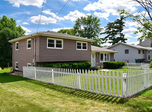 3rd image of 315 W Traube Ave