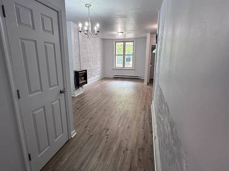 1323 Berryhill St #1 — Photo 6