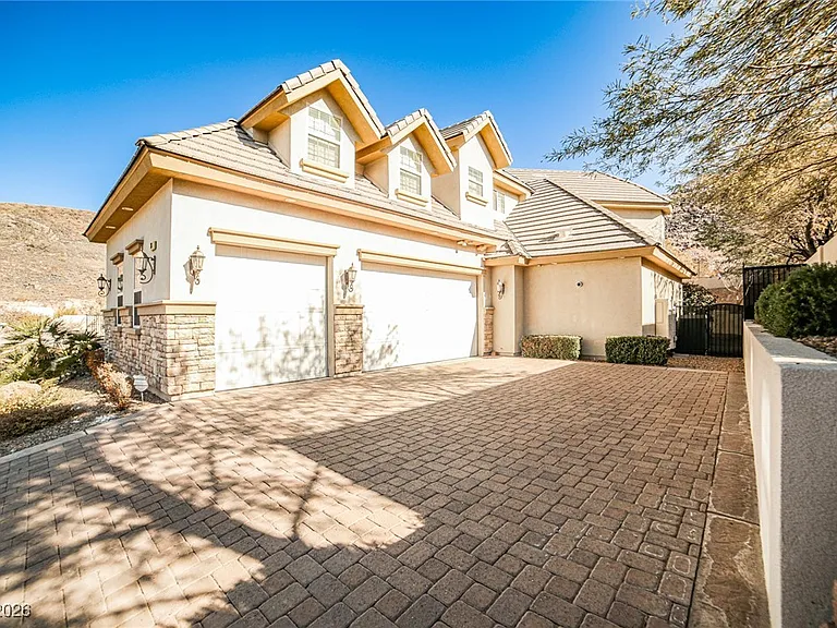 768 Tozzetti Ln — Photo 8