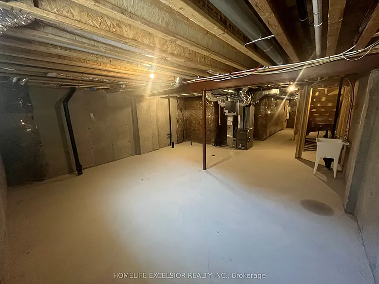 974 Crowsnest Holw — Photo 15