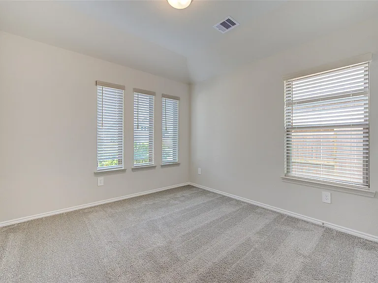 9515 Sierra Crest Ln — Photo 12