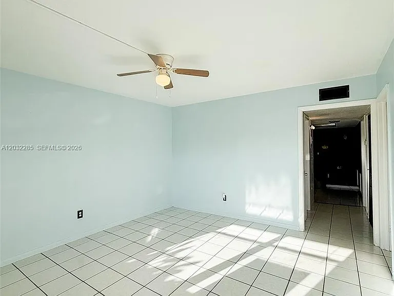 3721 SW 54th Ave — Photo 6