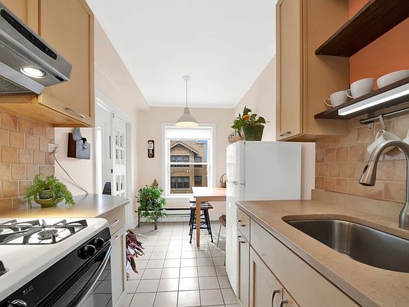 5th image of 840 W Ainslie St #2B