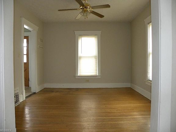 5th image of 527 Woodland Ave