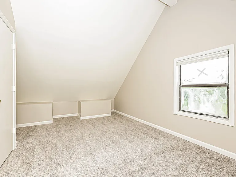 110 Bland Dr — Photo 14