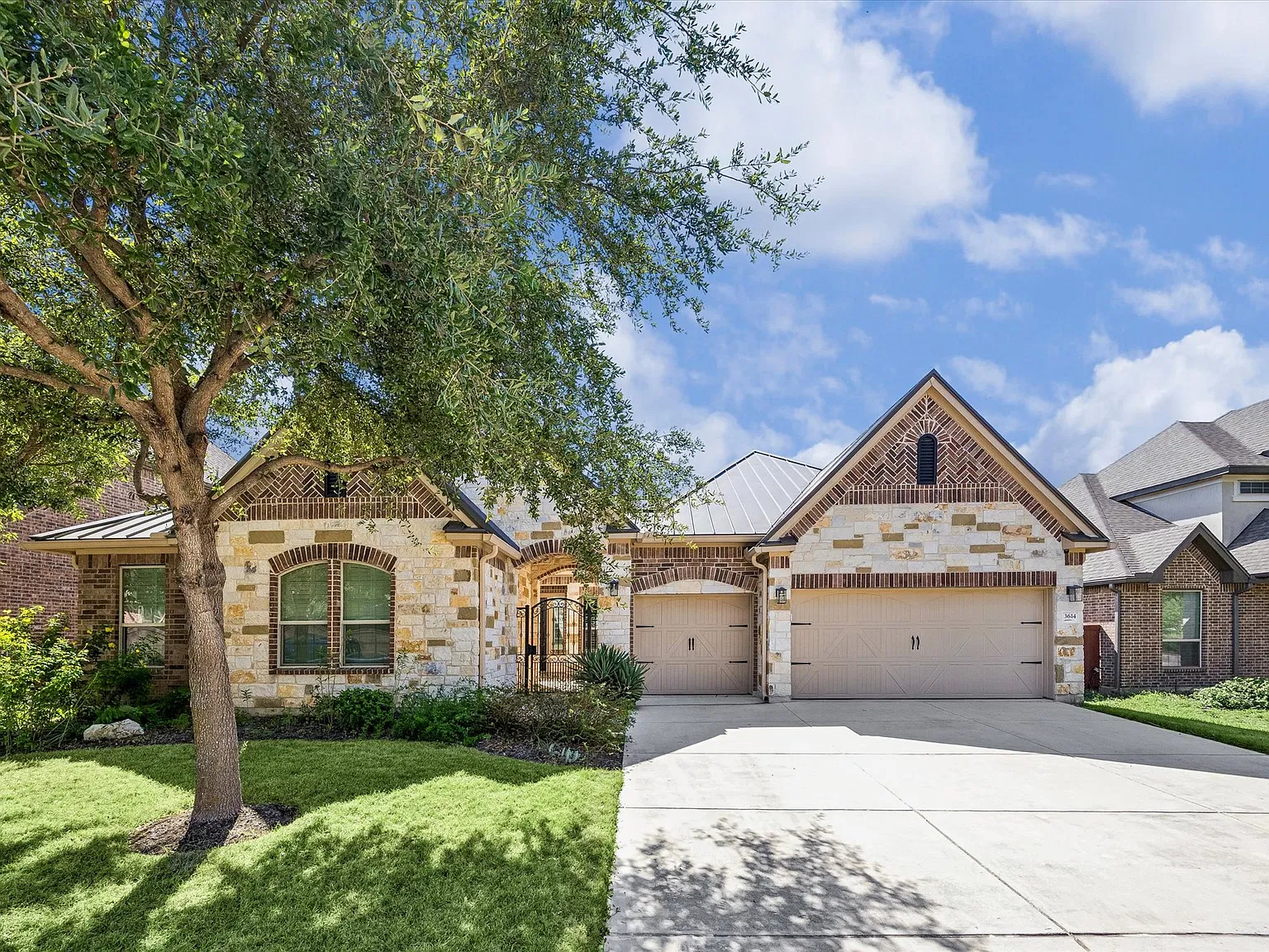 4 bed, 4108 sqft, $6,500 — Photo 1